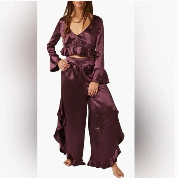 NWT FREE PEOPLE INTIMATELY CHASING LOVE PURPLE SATIN RUFFLE 2 PIECES  SLEEPWEAR - Picture 1 of 16